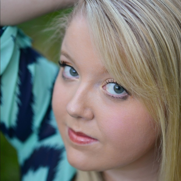 Meet your Posher, Amanda - Picture 6 of 7